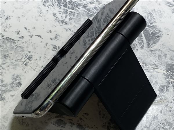 yÁzySۏ؁z iPhoneX[256GB] SIMt[ Vo[