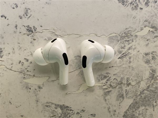 【中古】【安心保証】 AirPods Pro 第2世代 MagSafe充電 USB-C MTJV3